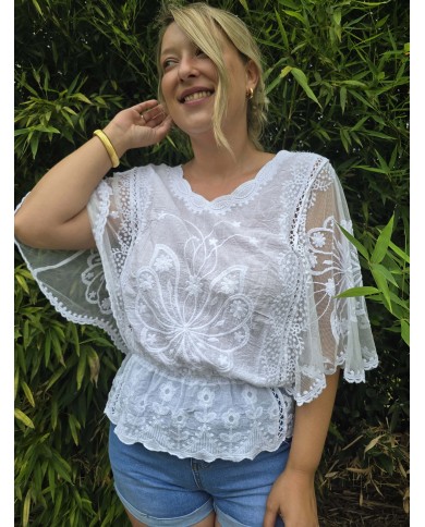 Camiseta mariposa blanca