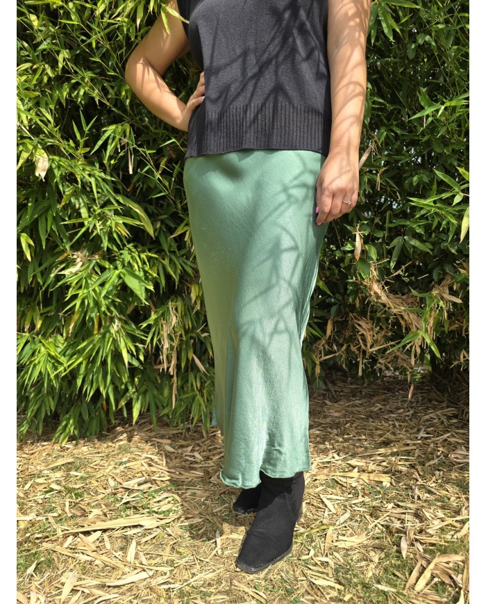 Falda raso puntilla